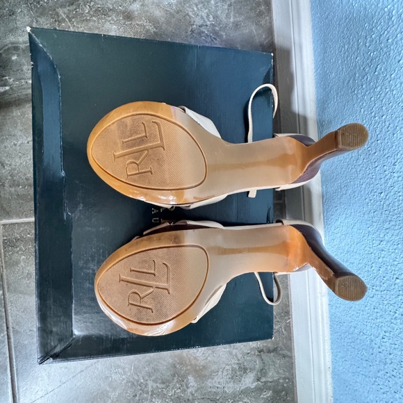 Lauren Ralph Lauren Freida Stilleto Heels. 6.5 B - Picture 2 of 4